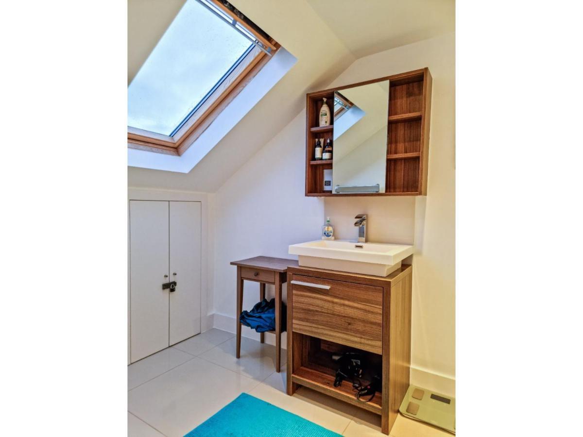 Pass The Keys Family Friendly 2 Bedroom Gem In Shepherd'S Bush Londen Buitenkant foto